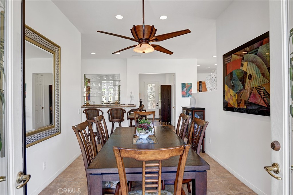 6 Pyramid Lake Court