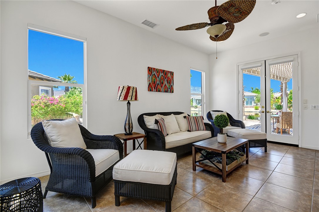 6 Pyramid Lake Court