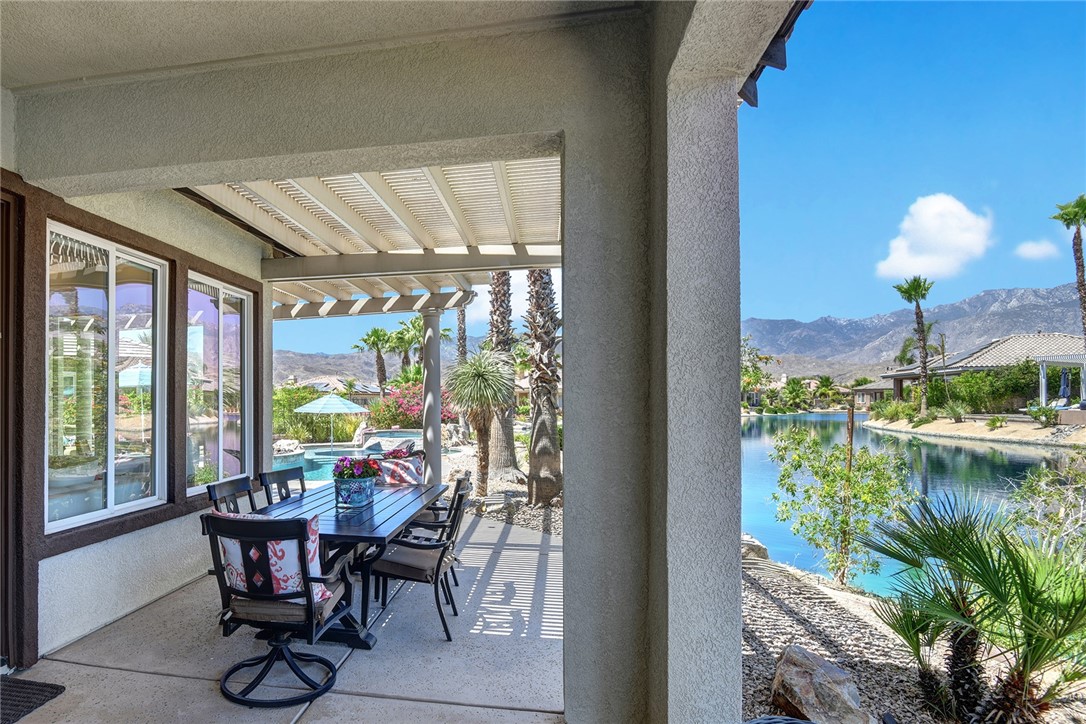 6 Pyramid Lake Court