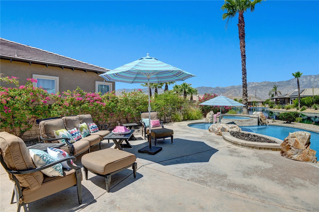 6 Pyramid Lake Court