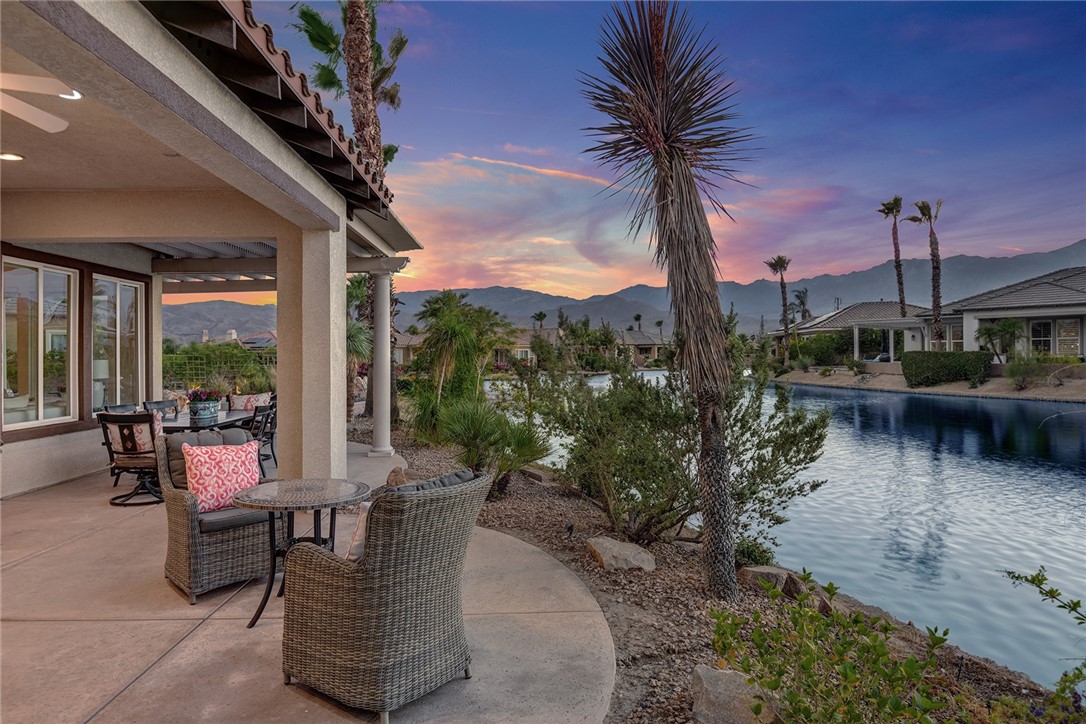 6 Pyramid Lake Court