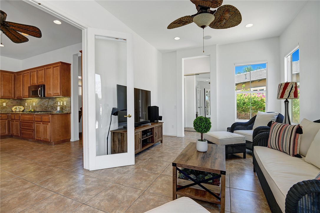6 Pyramid Lake Court
