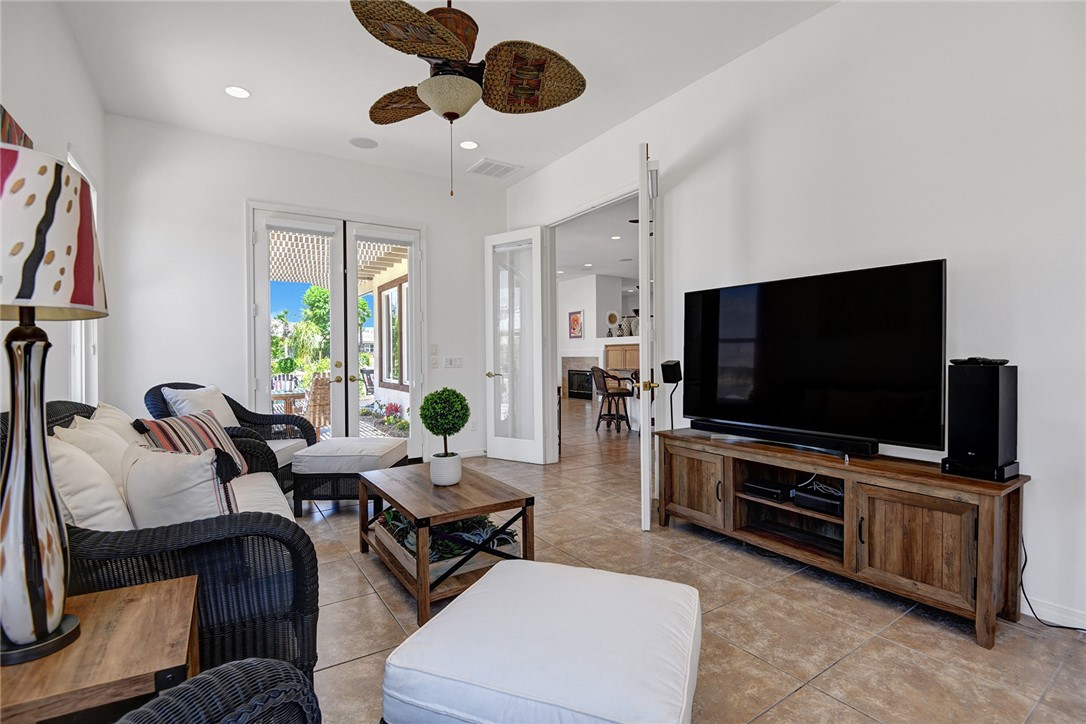 6 Pyramid Lake Court