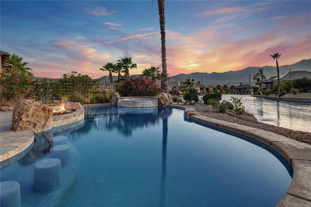 6 Pyramid Lake Court