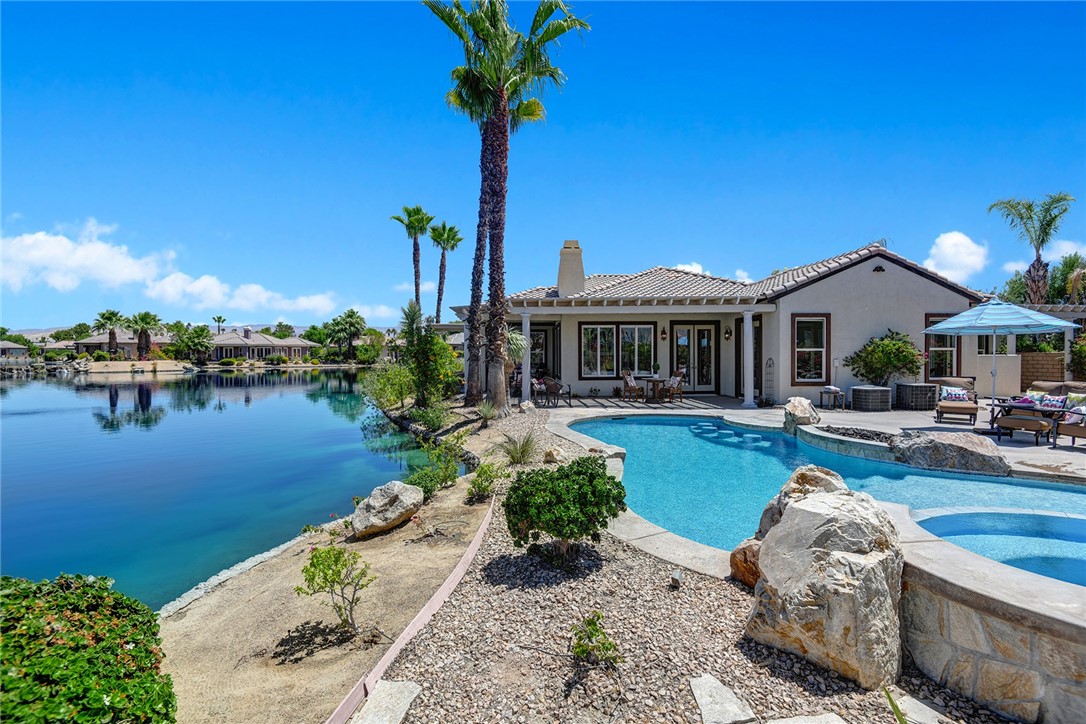 6 Pyramid Lake Court