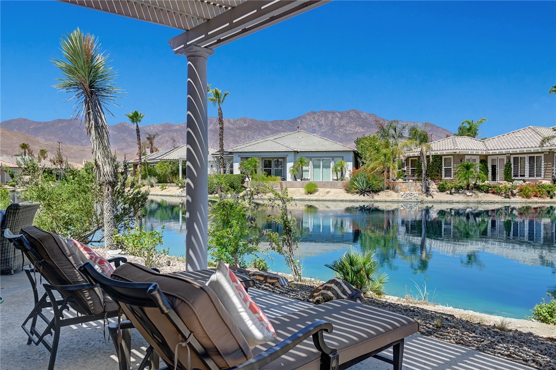 6 Pyramid Lake Court