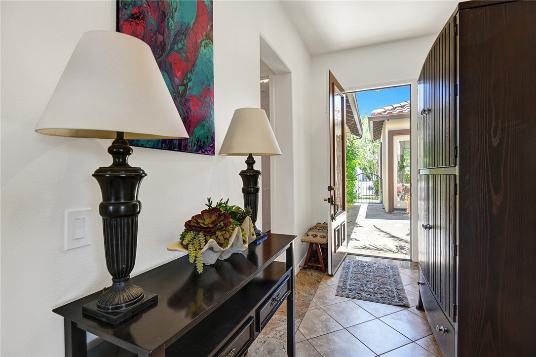6 Pyramid Lake Court