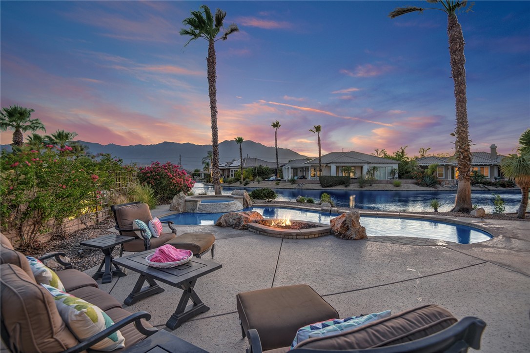 6 Pyramid Lake Court