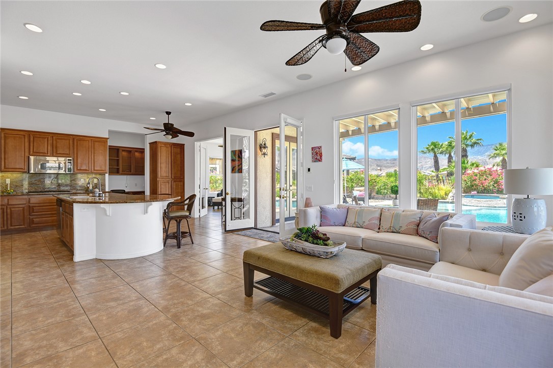 6 Pyramid Lake Court