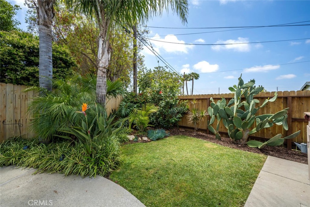 6064 E Oakbrook Street