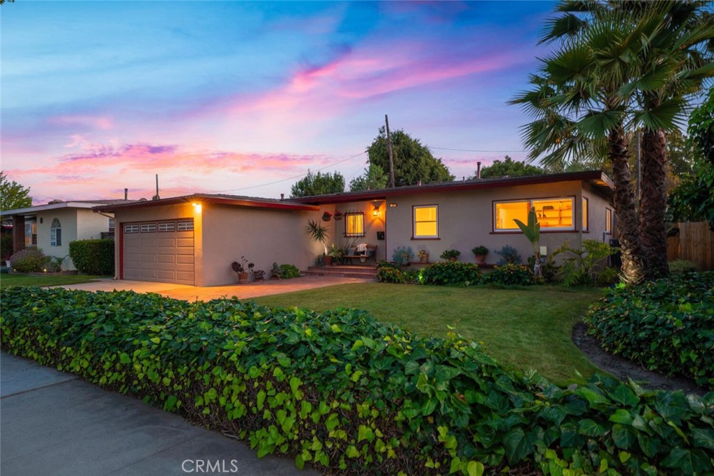 6064 E Oakbrook Street