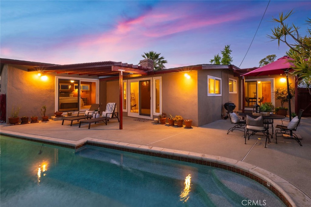 6064 E Oakbrook Street