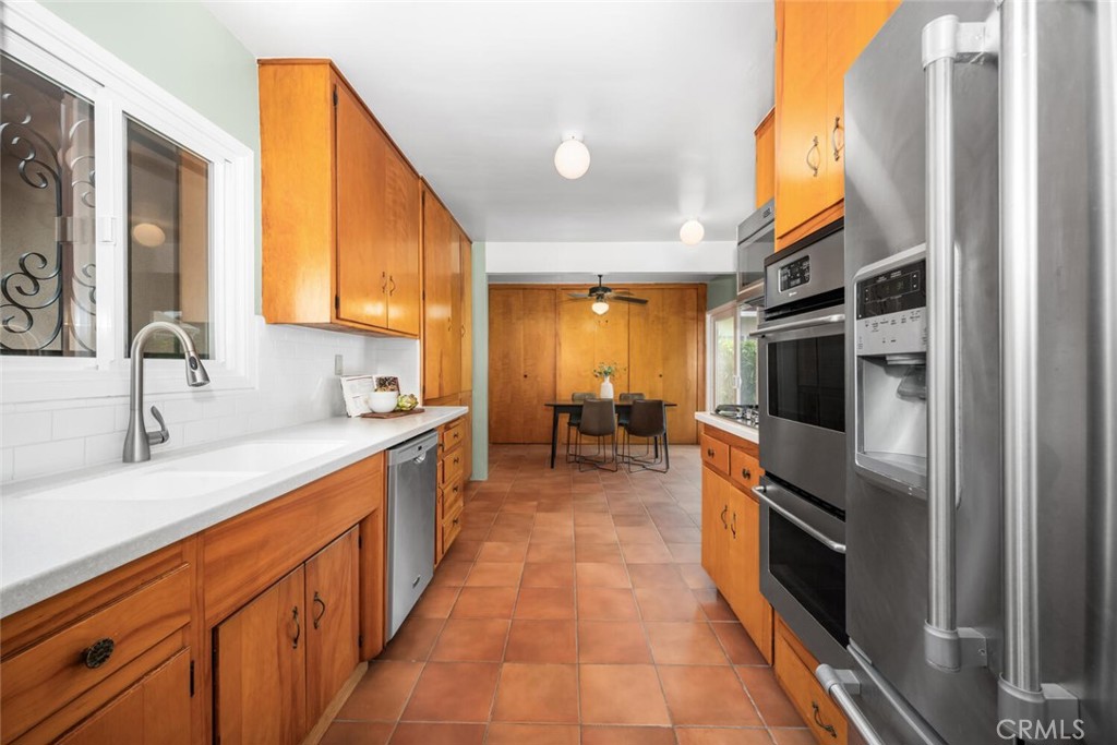 6064 E Oakbrook Street