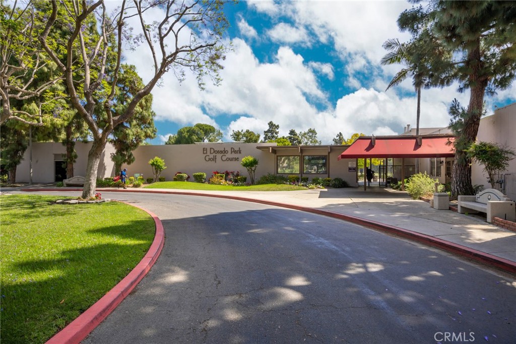 6064 E Oakbrook Street