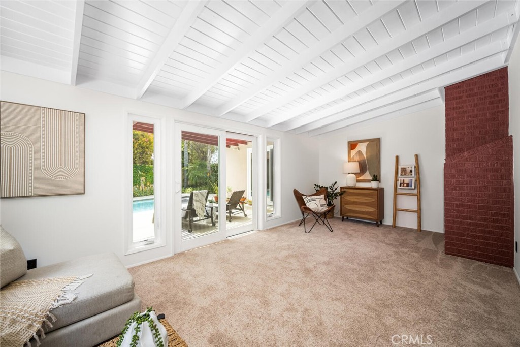 6064 E Oakbrook Street