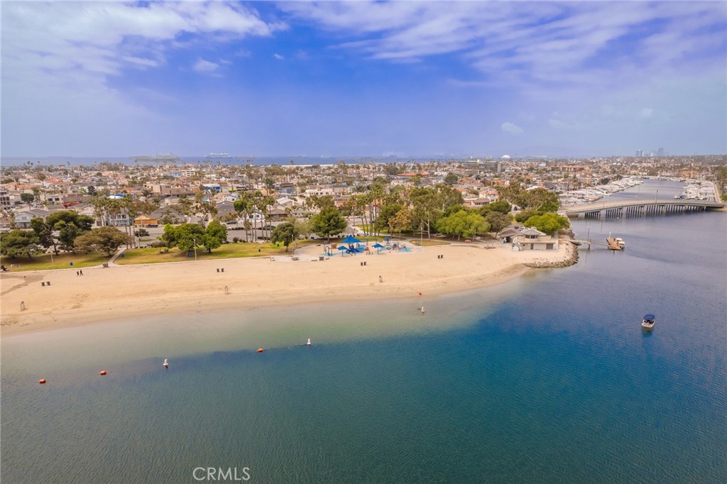 6064 E Oakbrook Street