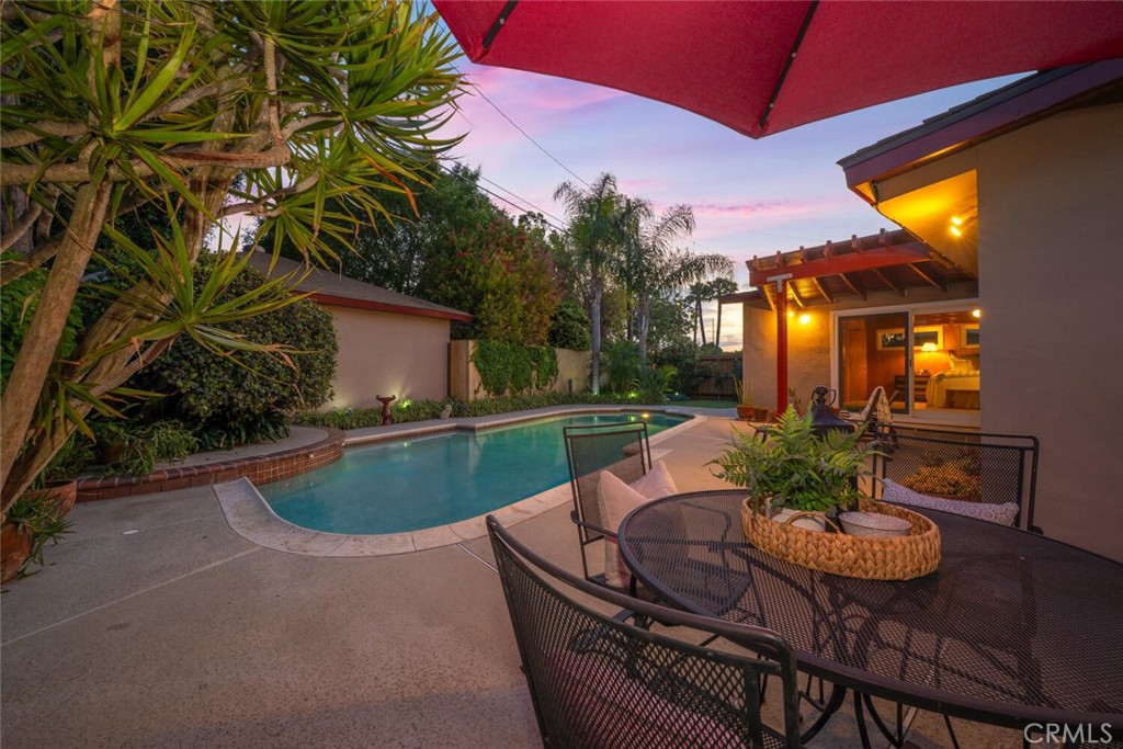 6064 E Oakbrook Street