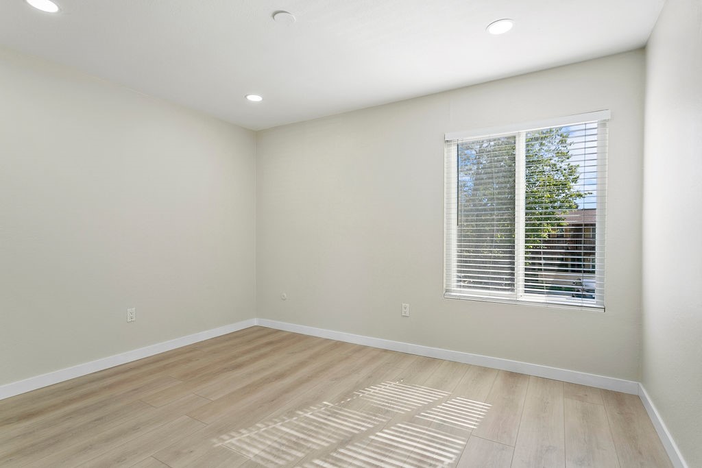 1030 W MacArthur Boulevard 132