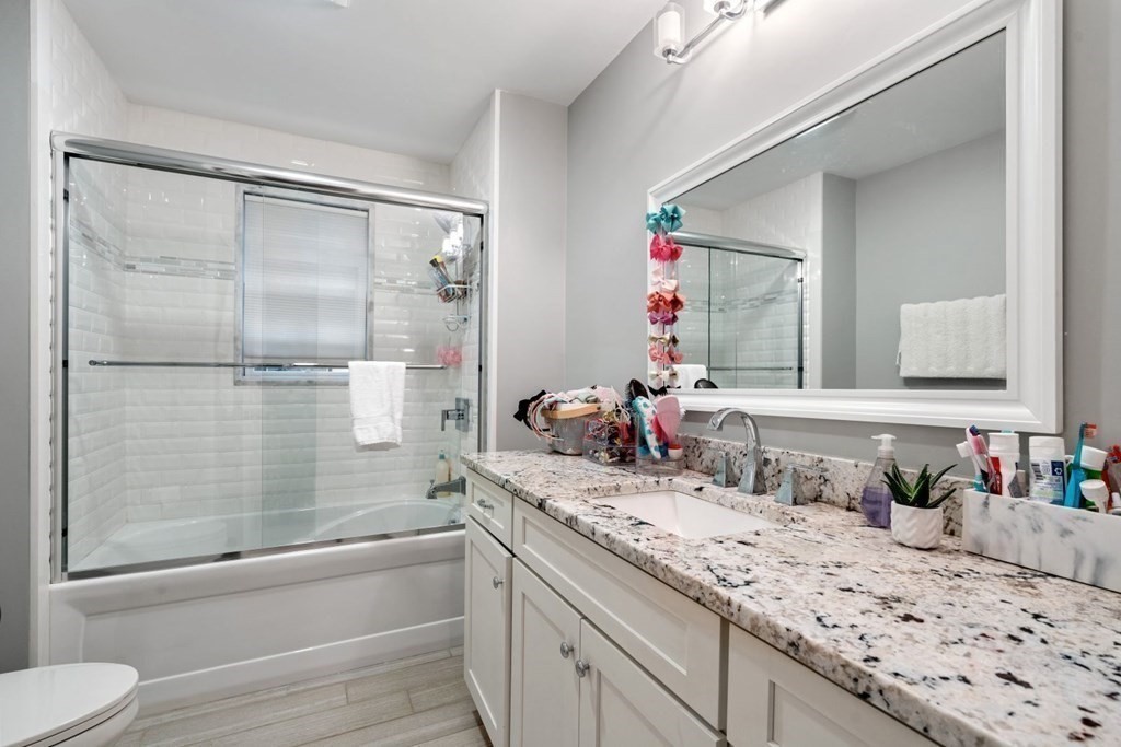 23 Troy Ln # 23