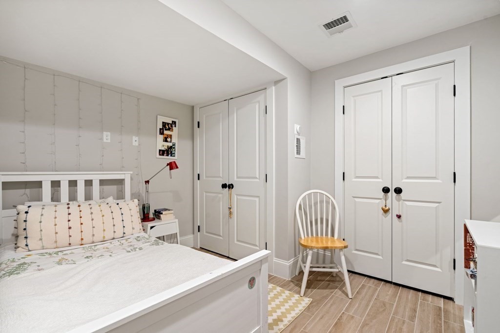 23 Troy Ln # 23