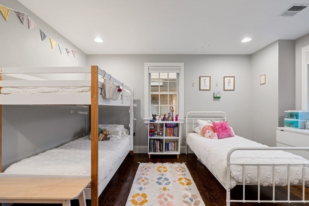 23 Troy Ln # 23