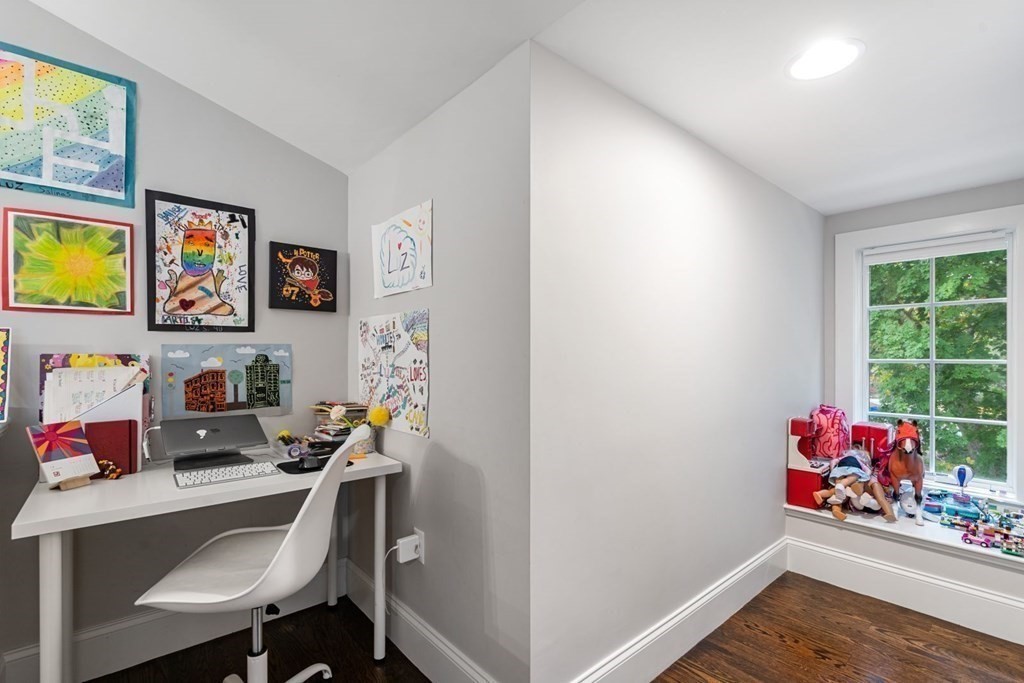 23 Troy Ln # 23