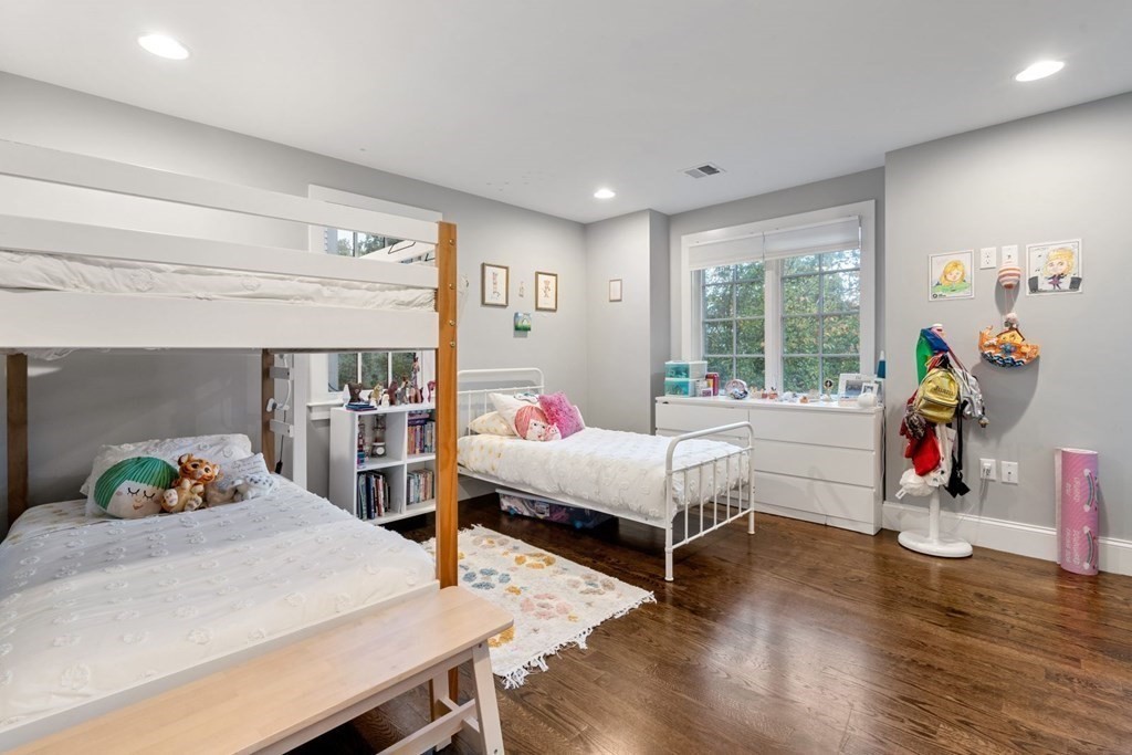 23 Troy Ln # 23