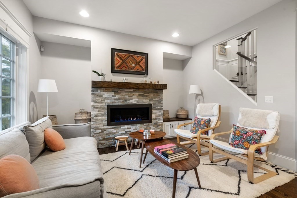 23 Troy Ln # 23