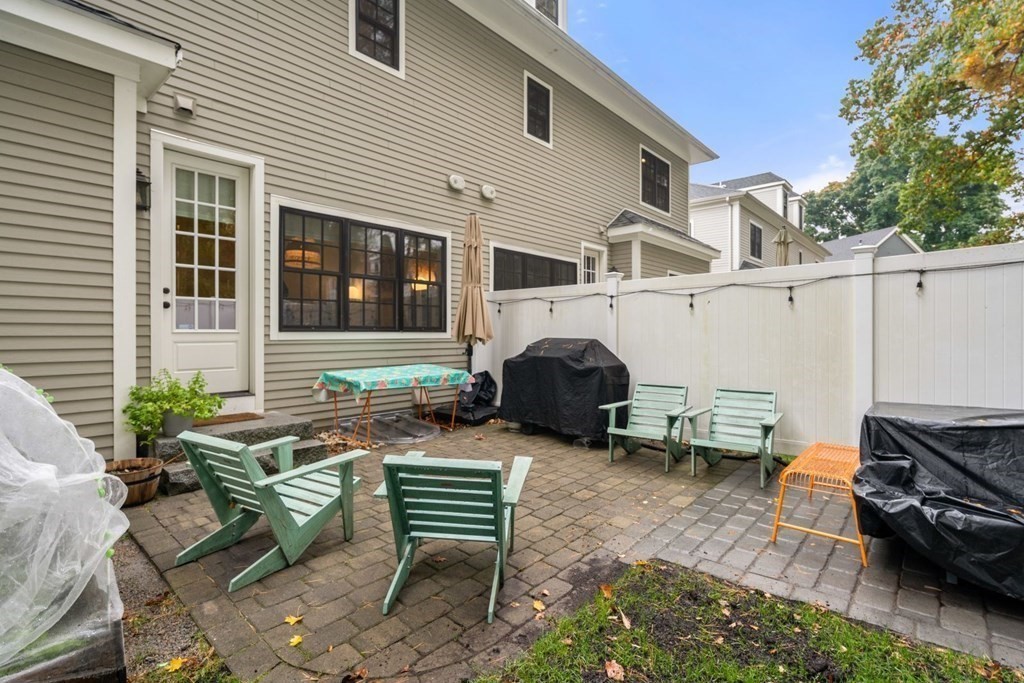 23 Troy Ln # 23