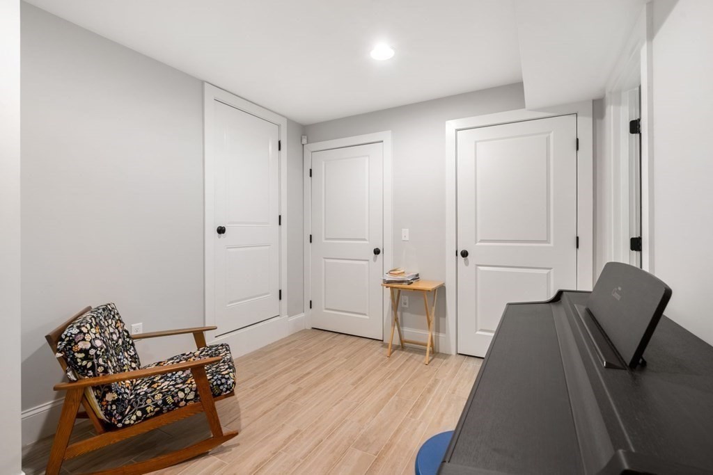 23 Troy Ln # 23