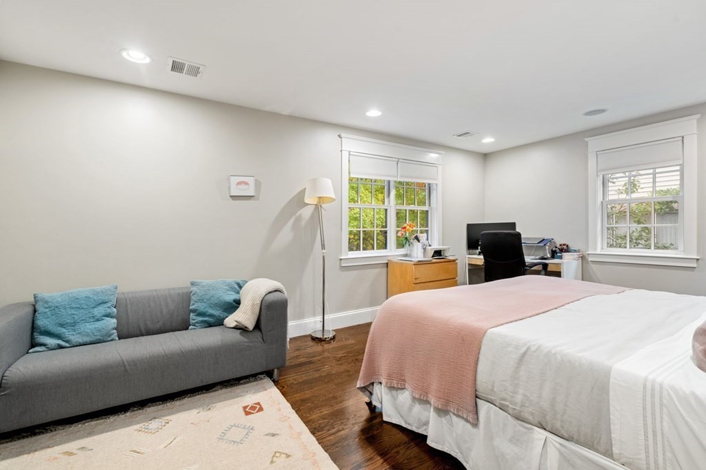 23 Troy Ln # 23