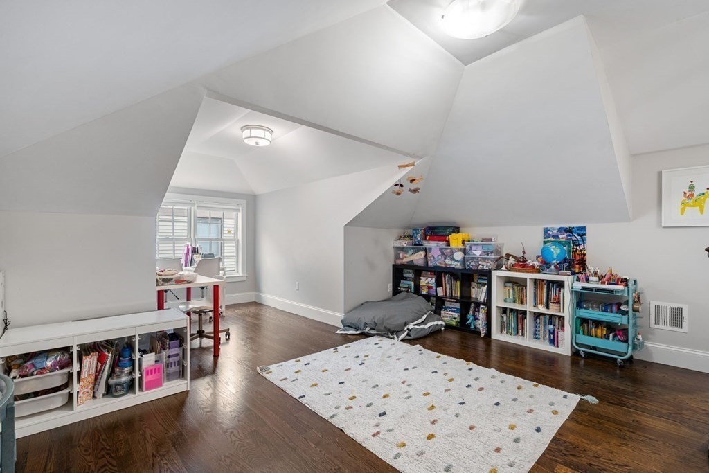 23 Troy Ln # 23