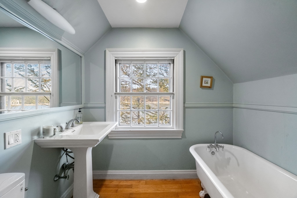 469 Walnut St