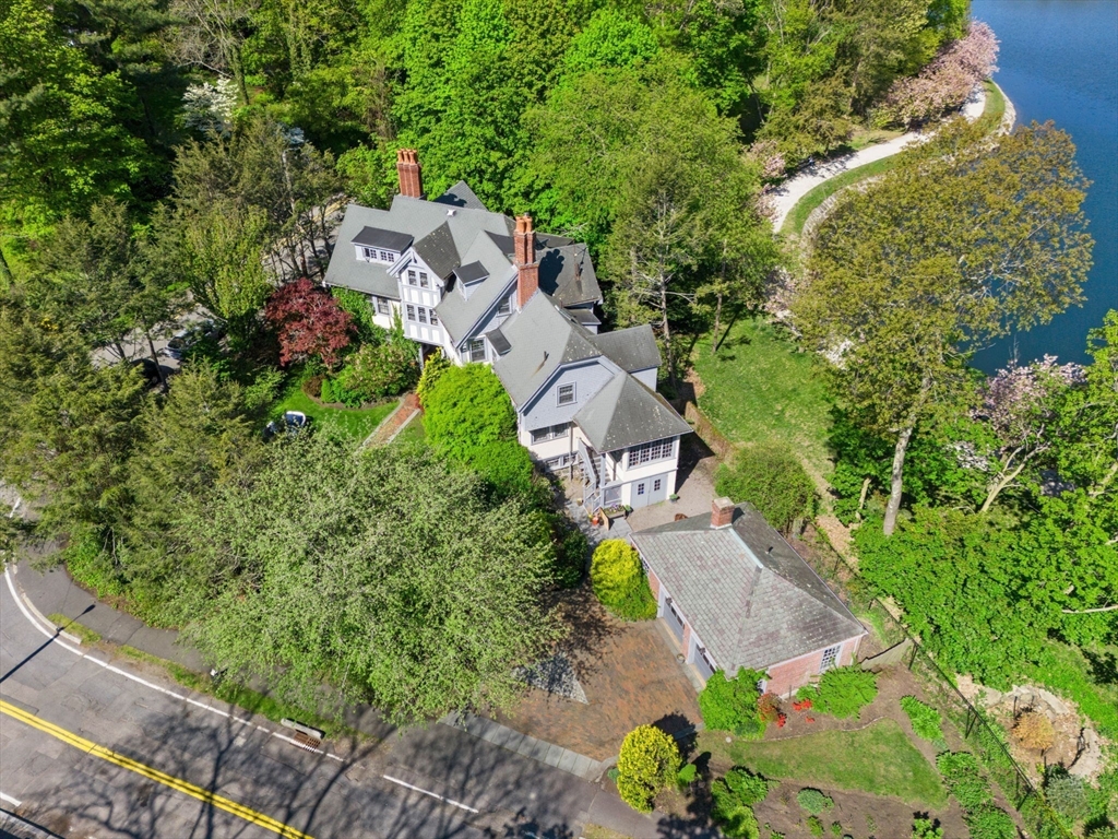 469 Walnut St