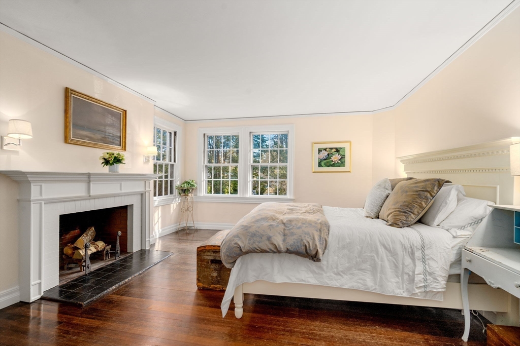 469 Walnut St