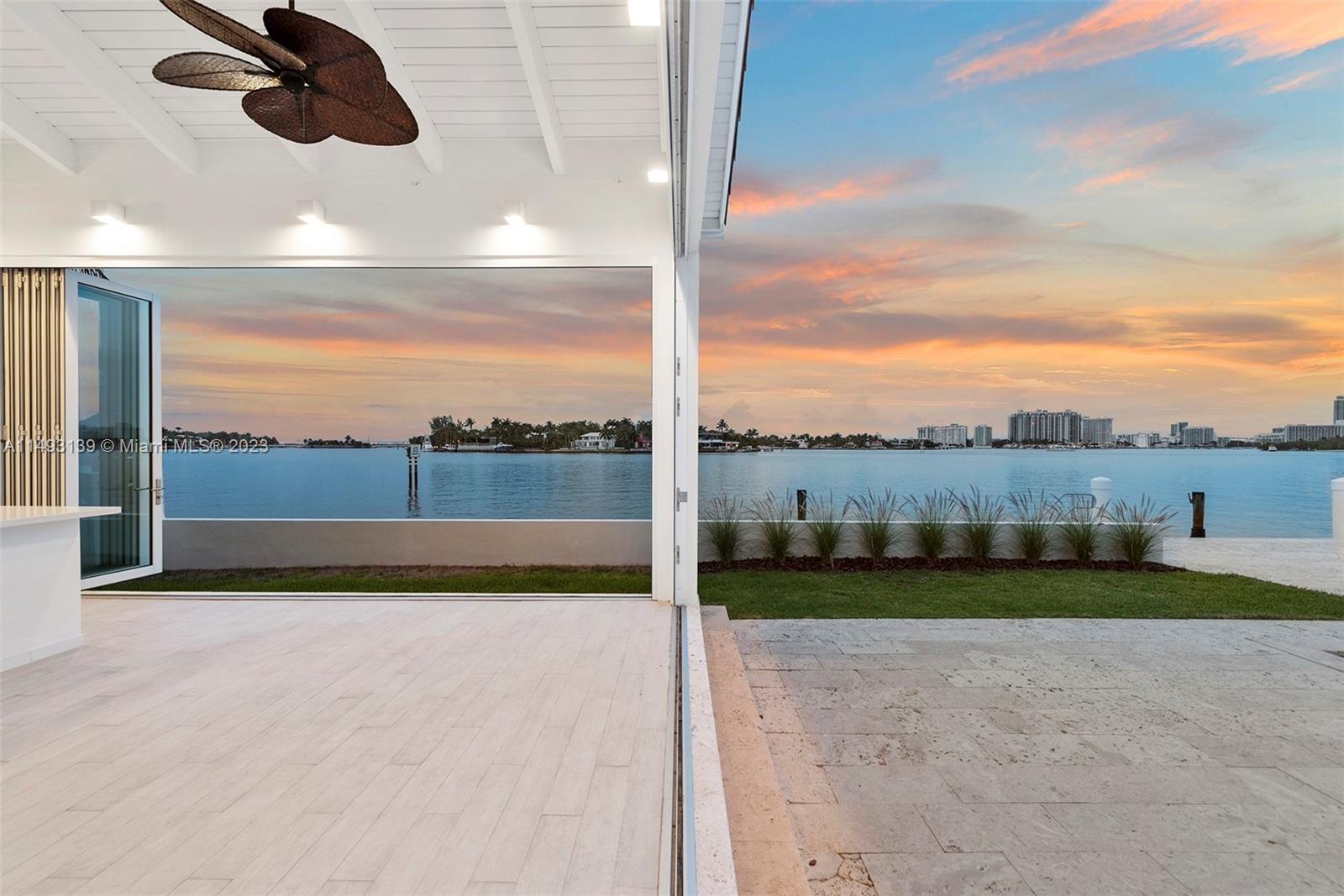 205 N Hibiscus Dr