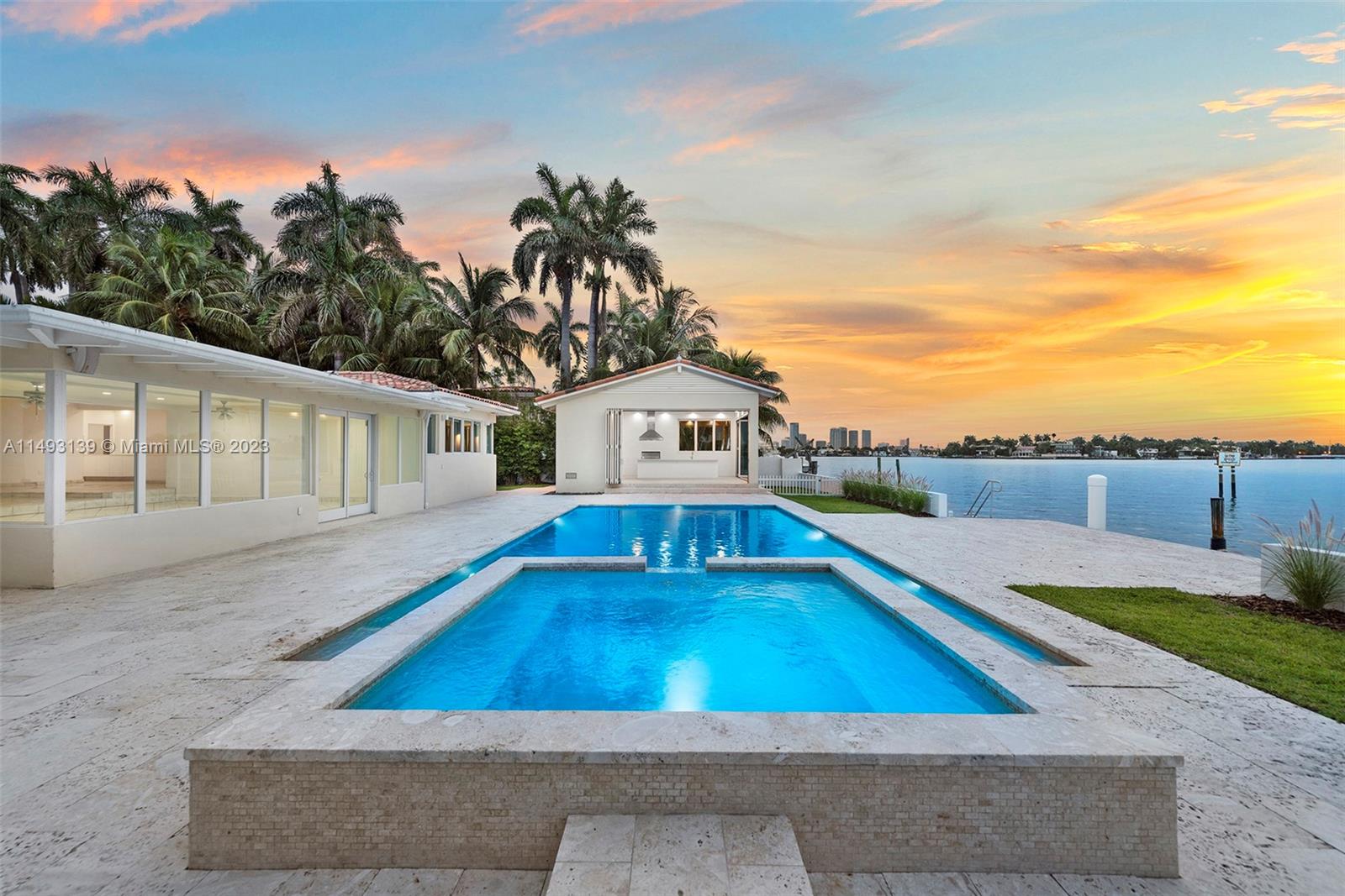205 N Hibiscus Dr