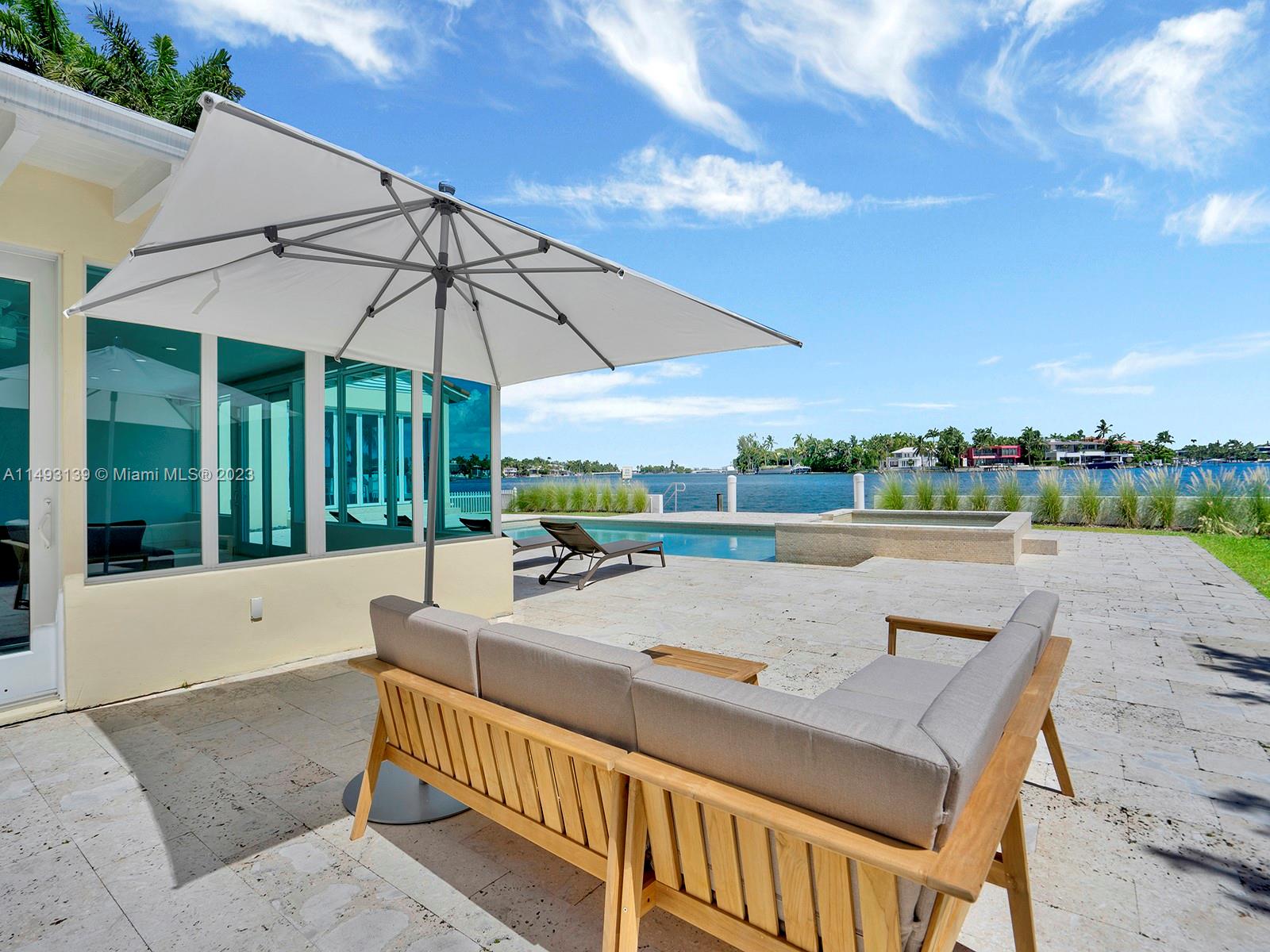 205 N Hibiscus Dr