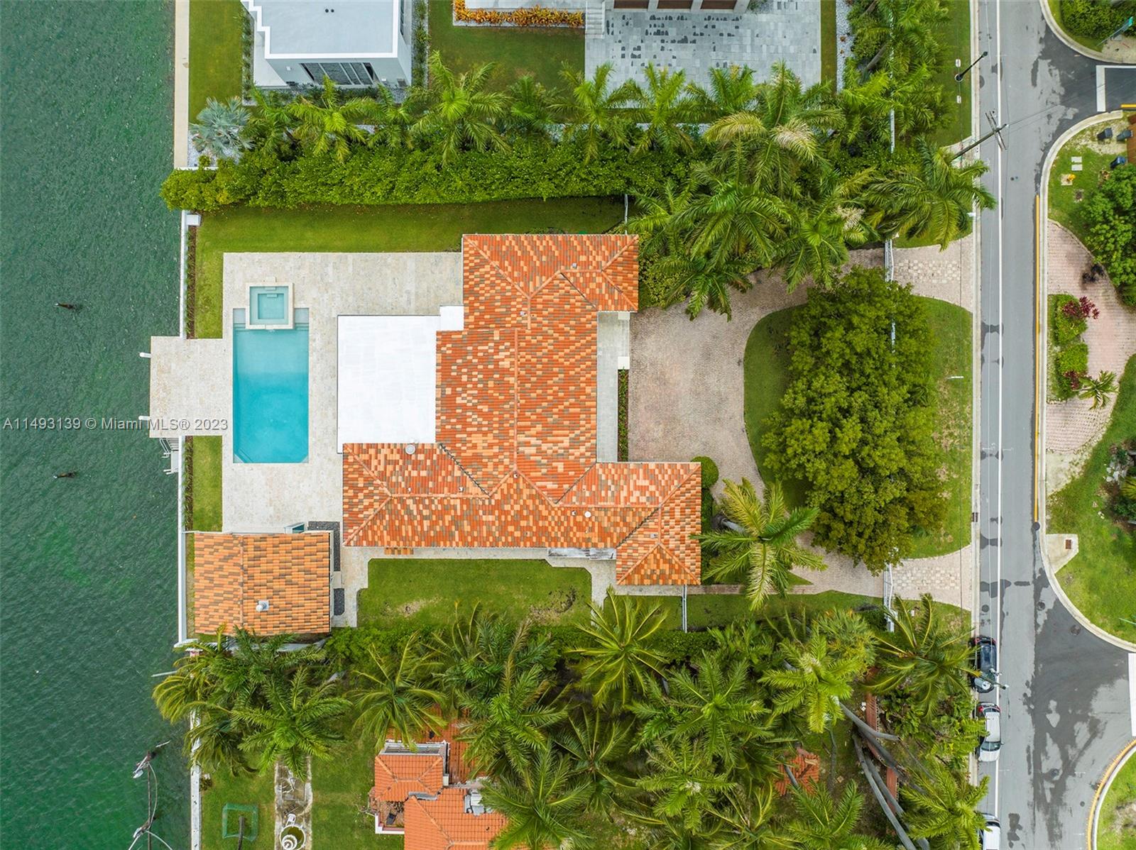 205 N Hibiscus Dr