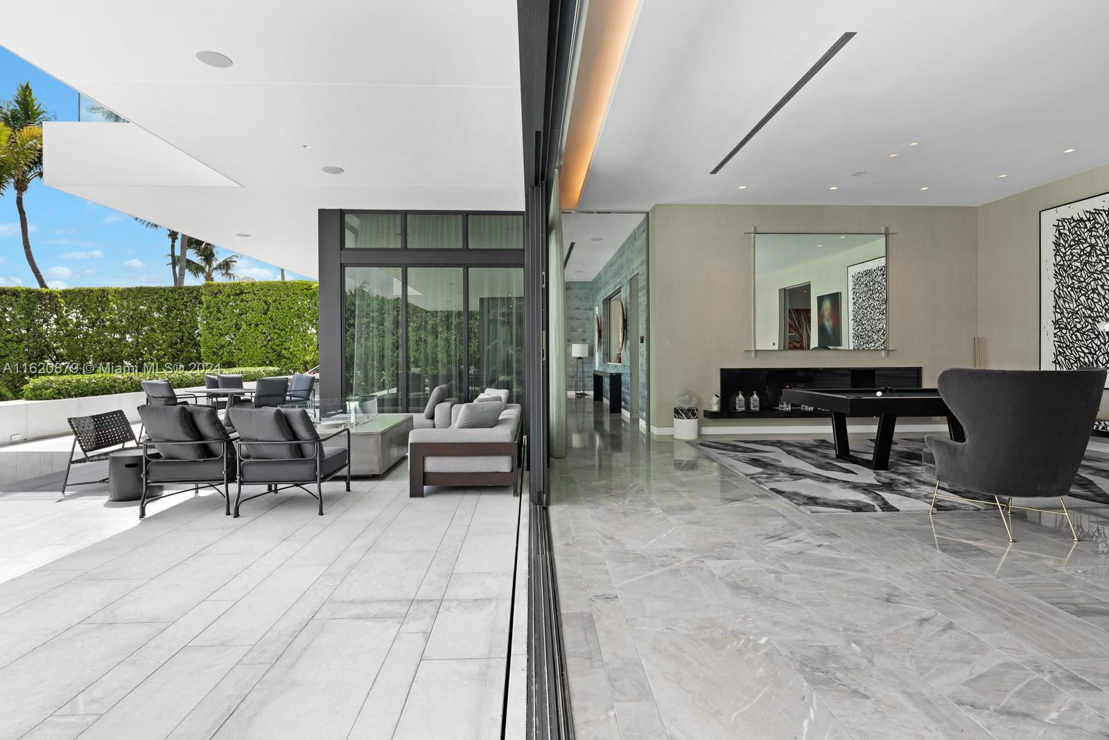 101 N Hibiscus Dr