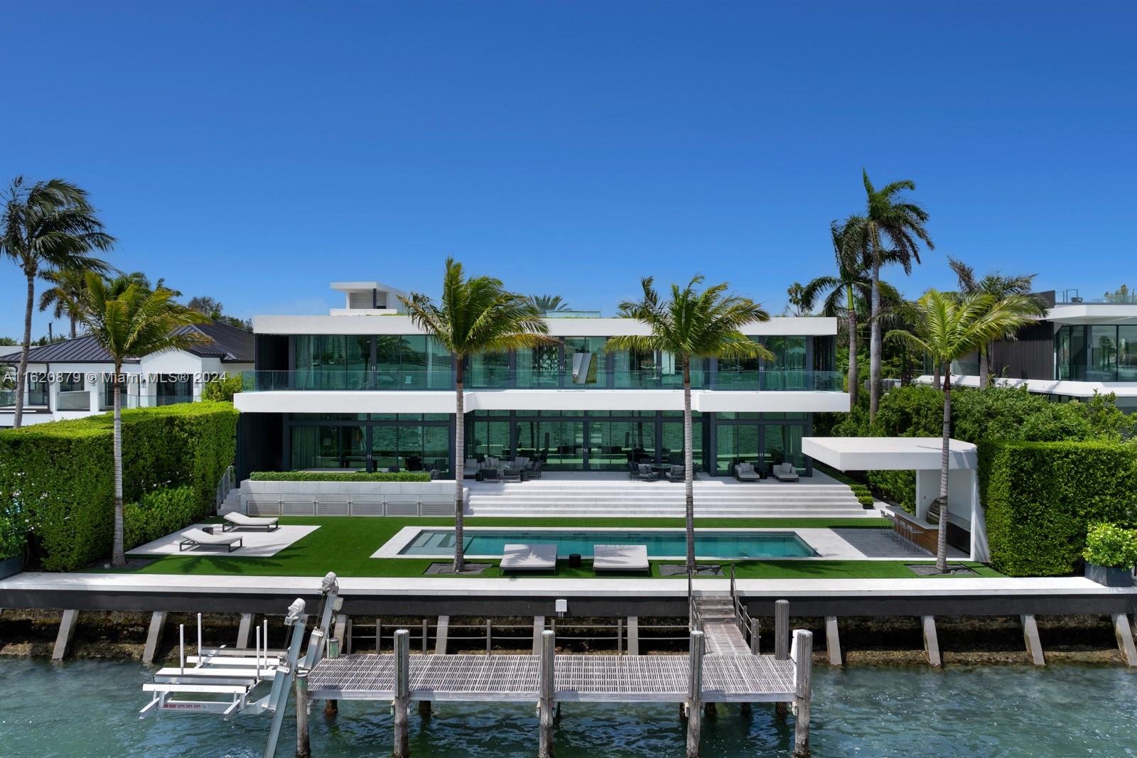 101 N Hibiscus Dr