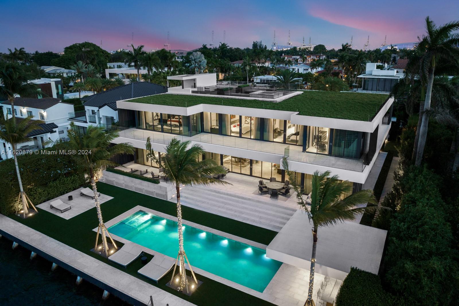 101 N Hibiscus Dr