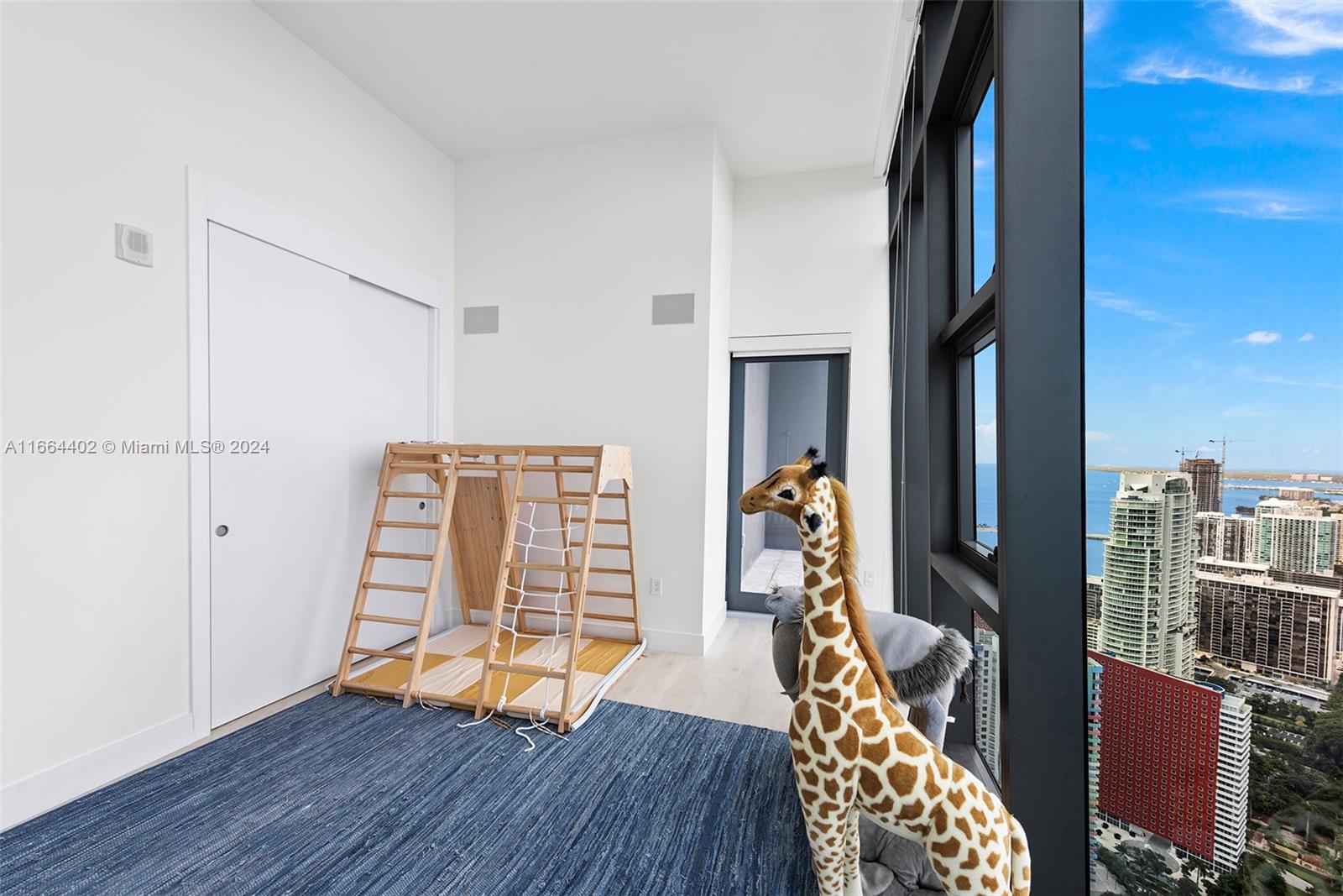 1451 Brickell Ave # 5201
