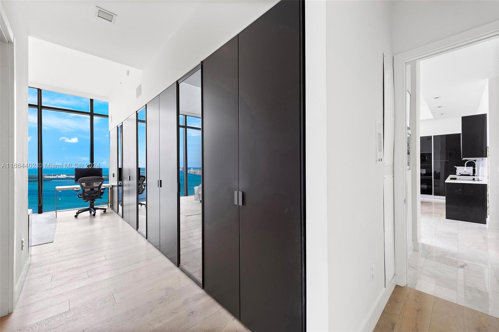 1451 Brickell Ave # 5201