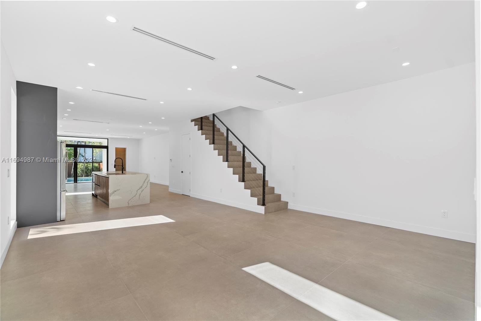 3026 Aviation Ave # 2