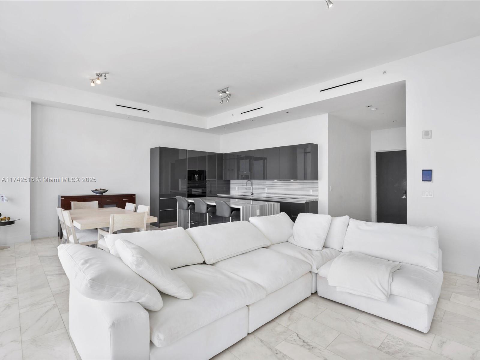 1451 Brickell Ave # 5101