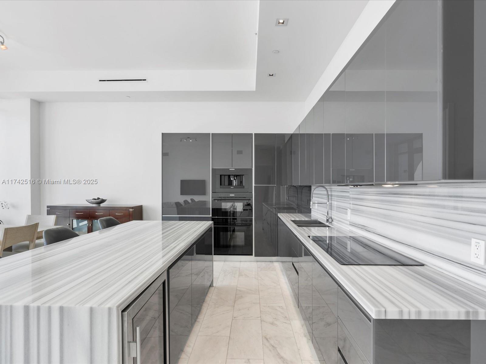 1451 Brickell Ave # 5101