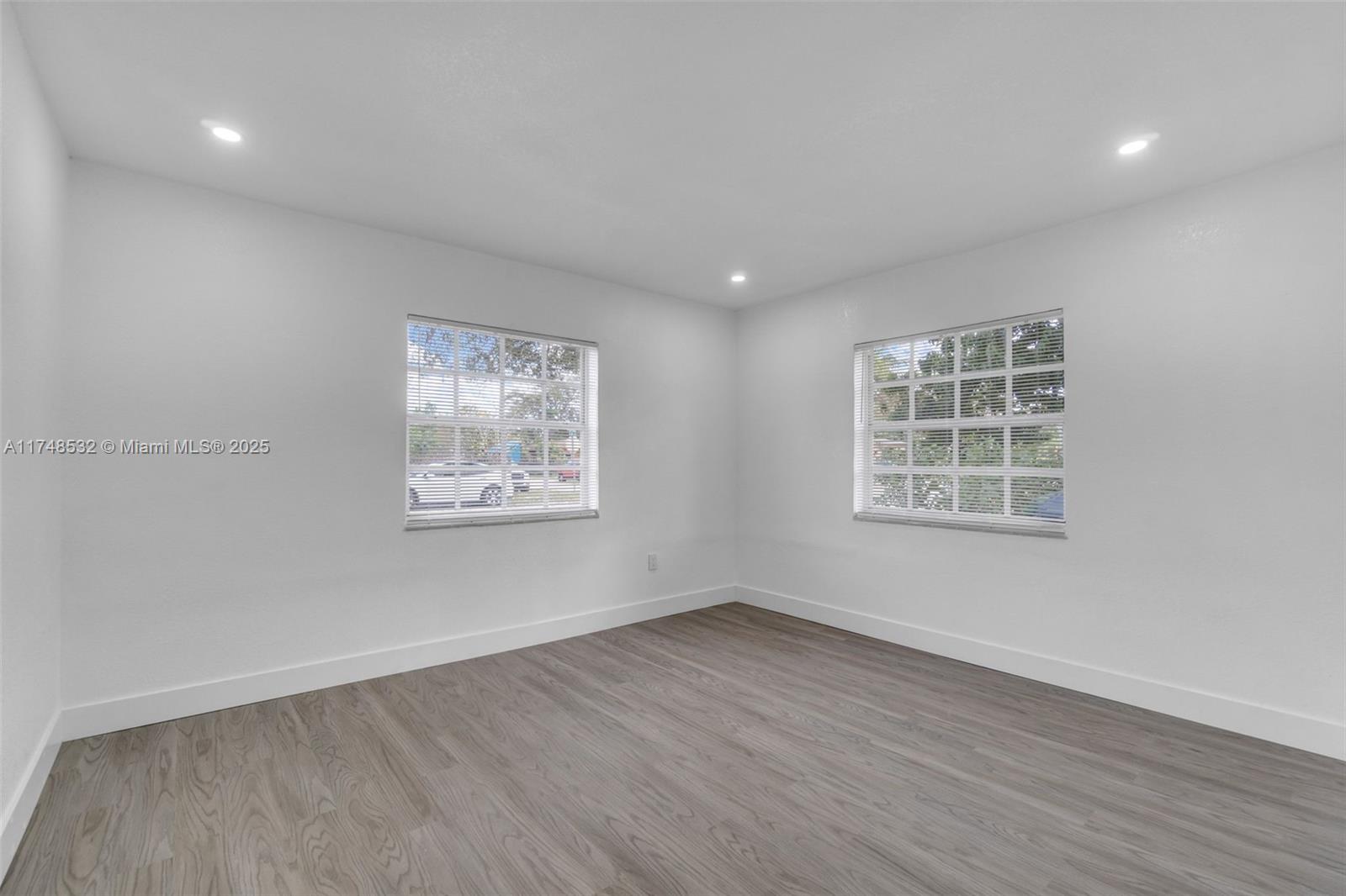 16104 NE 3rd Ave