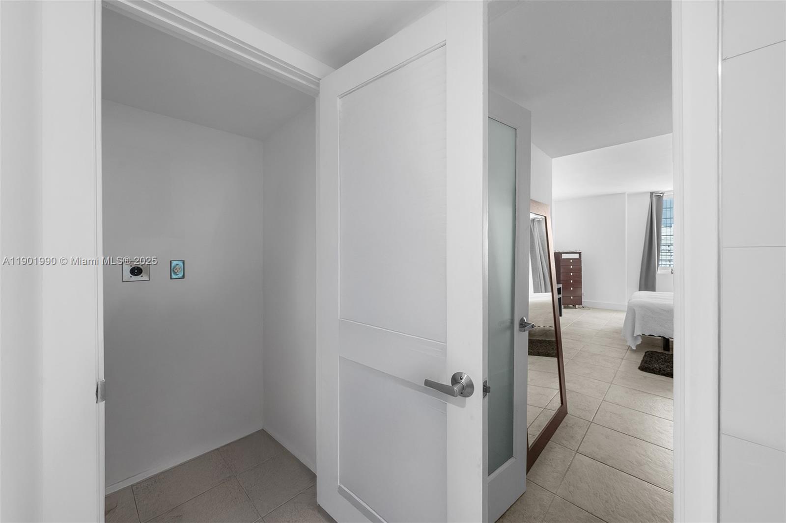 2301 Collins Ave # 1501, Miami Beach Unit: 1501