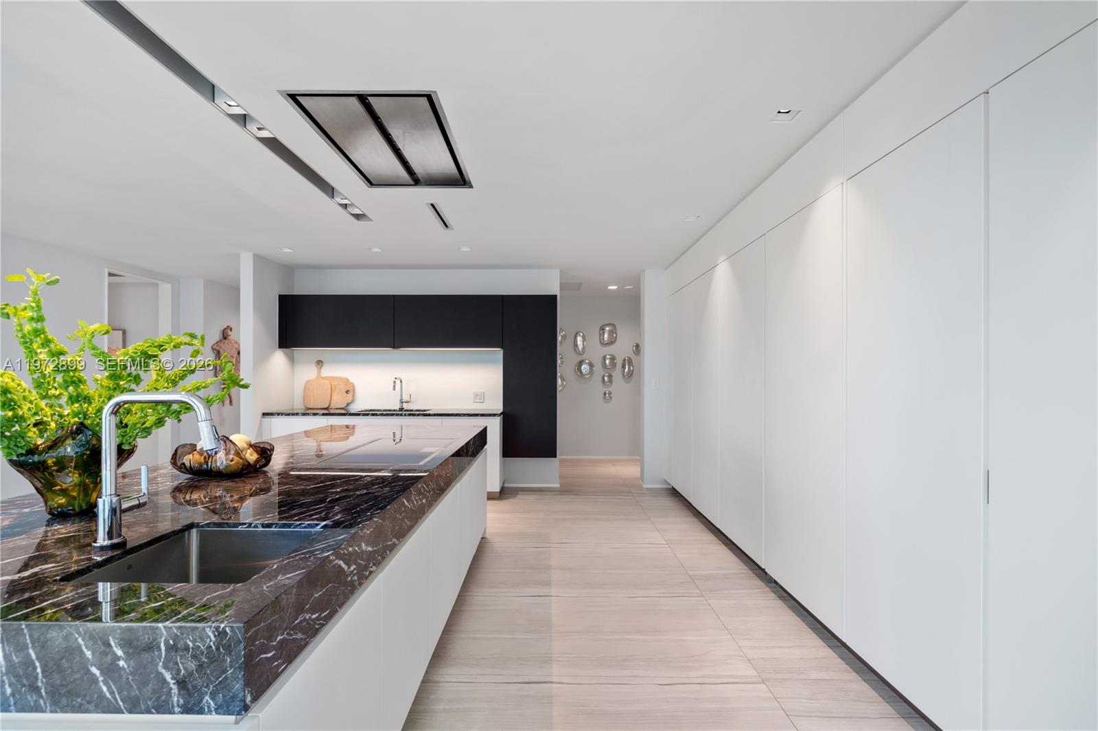 1000 Biscayne Blvd # 3201